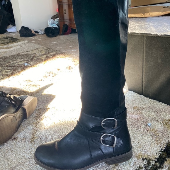 Knee high boots - Picture 2 of 3